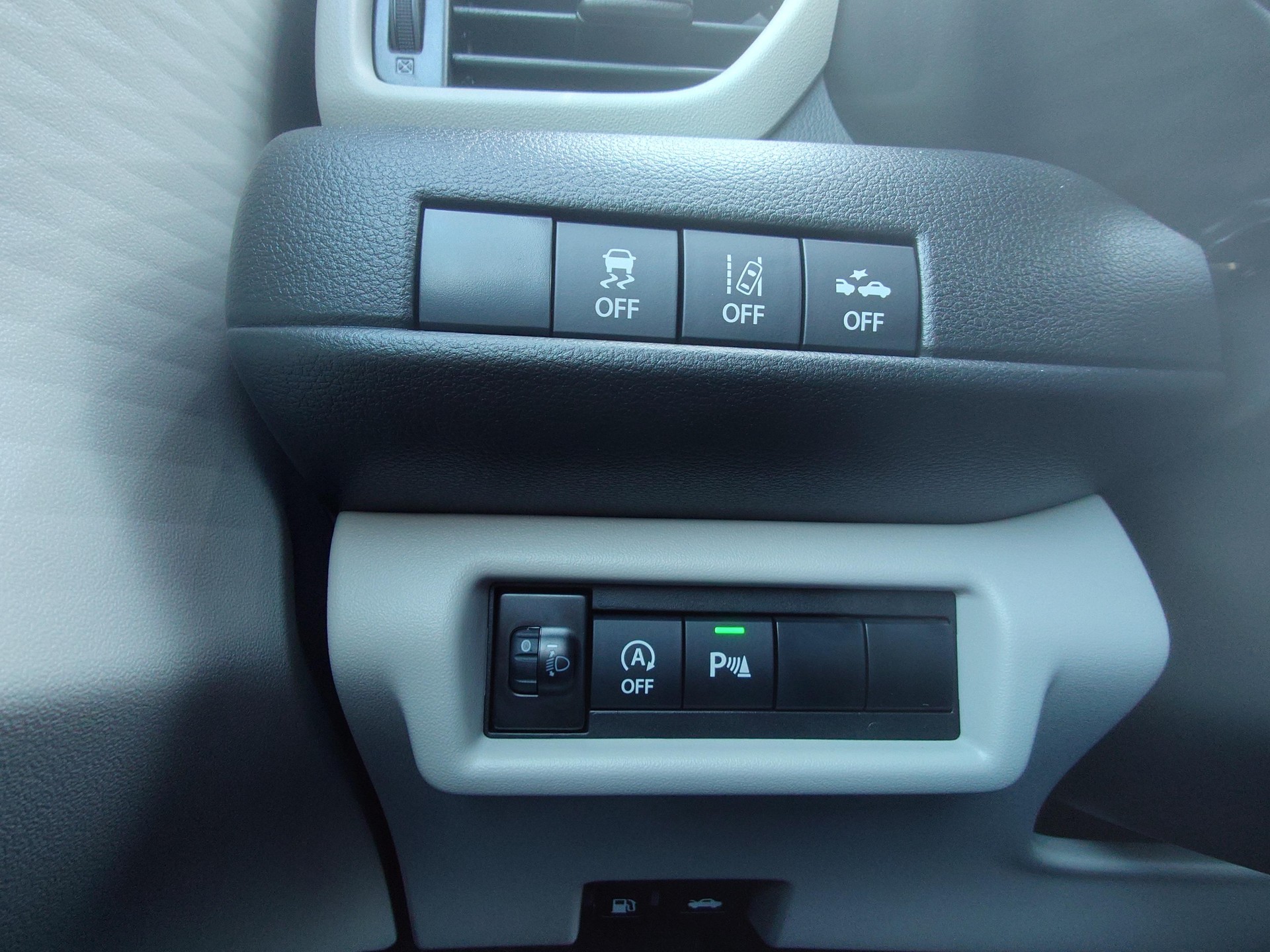 SUZUKI Swift 1.2 Sakura Hybrid-image-9