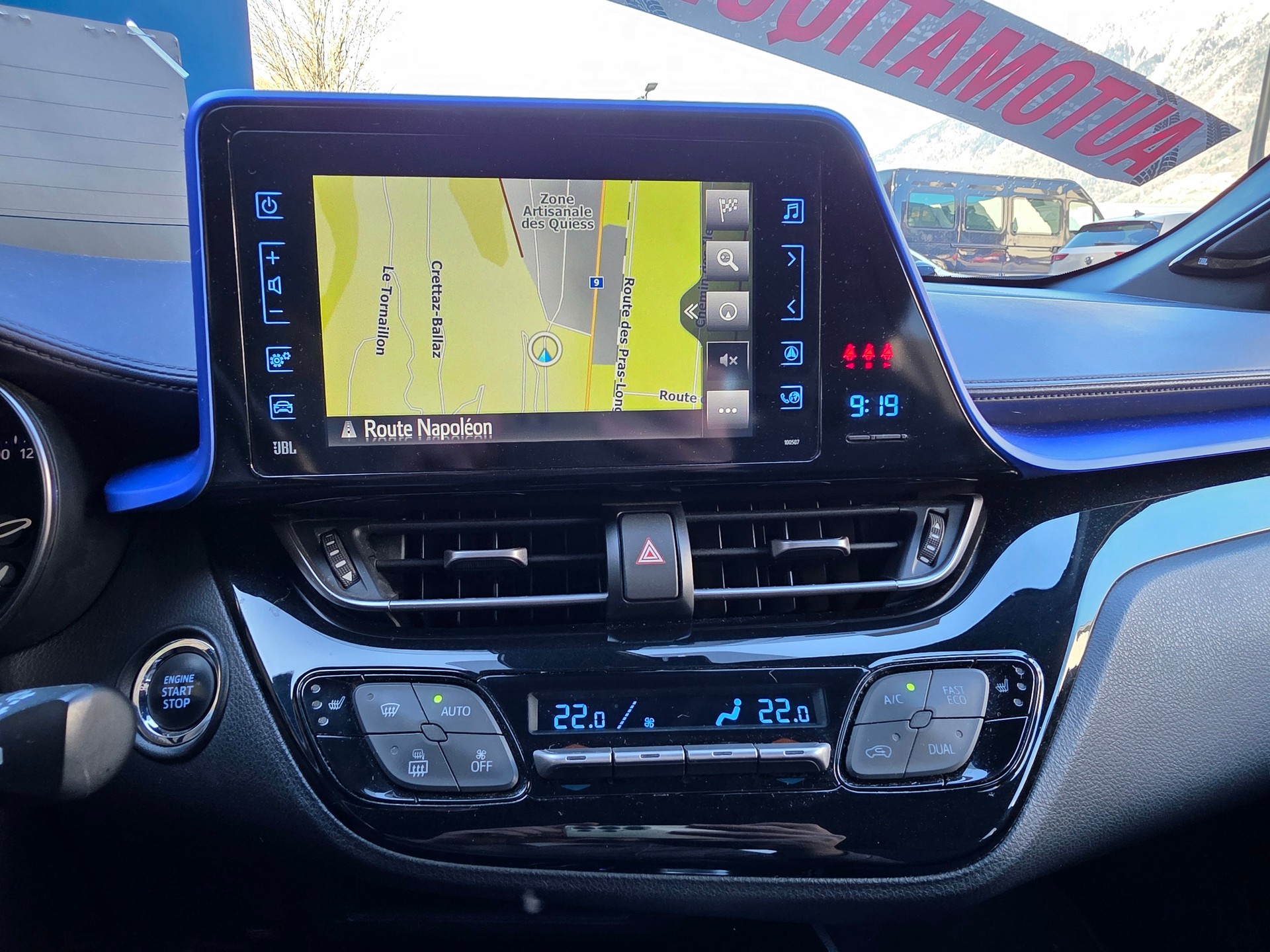 TOYOTA C-HR 1.2 Turbo Style 4WD Multidrive S-image-8