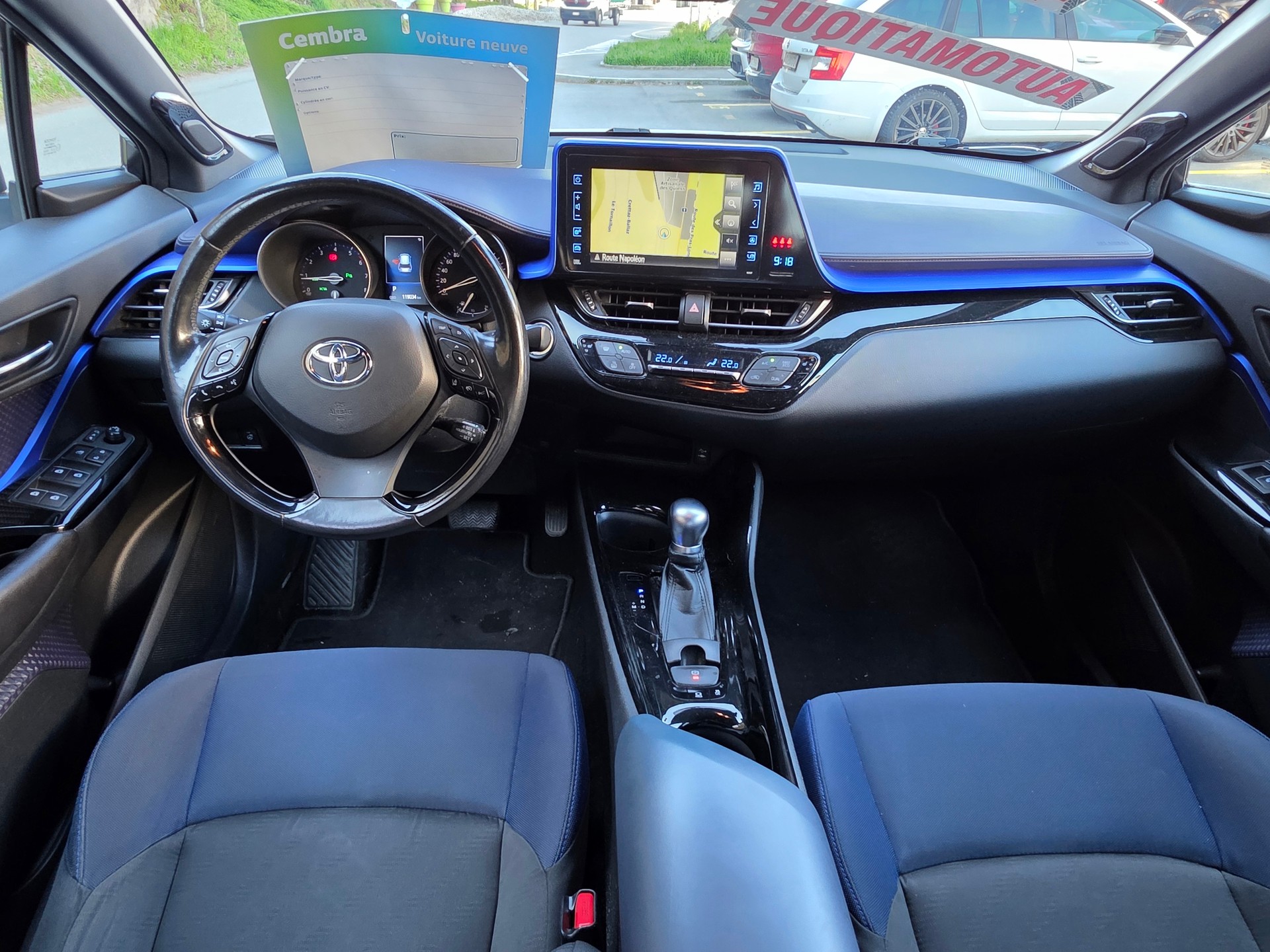 TOYOTA C-HR 1.2 Turbo Style 4WD Multidrive S-image-6
