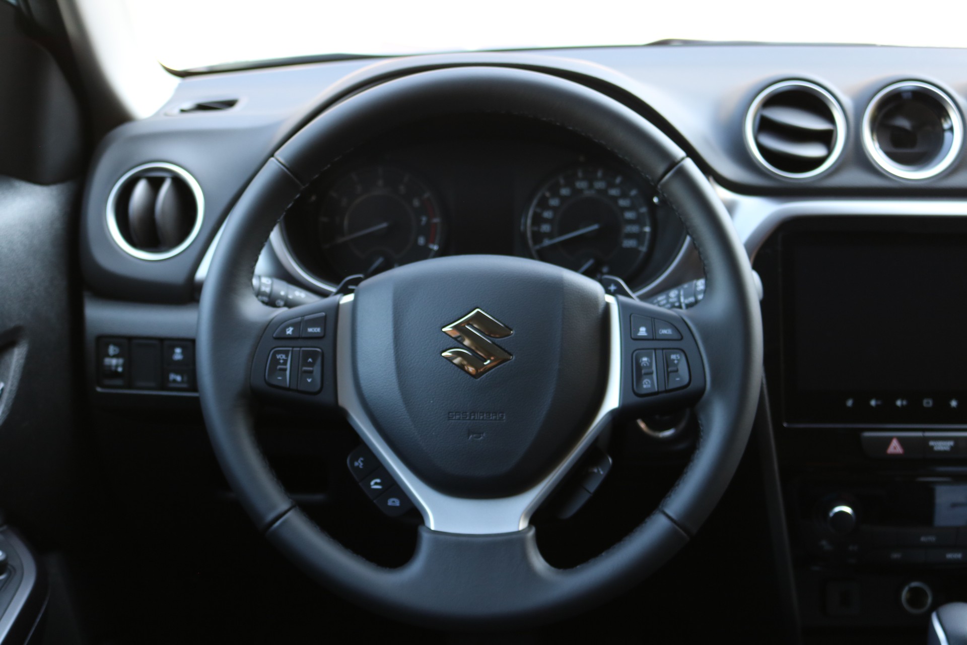 SUZUKI Vitara 1.4T Compact + 4x4 Hybrid Automatic-image-4