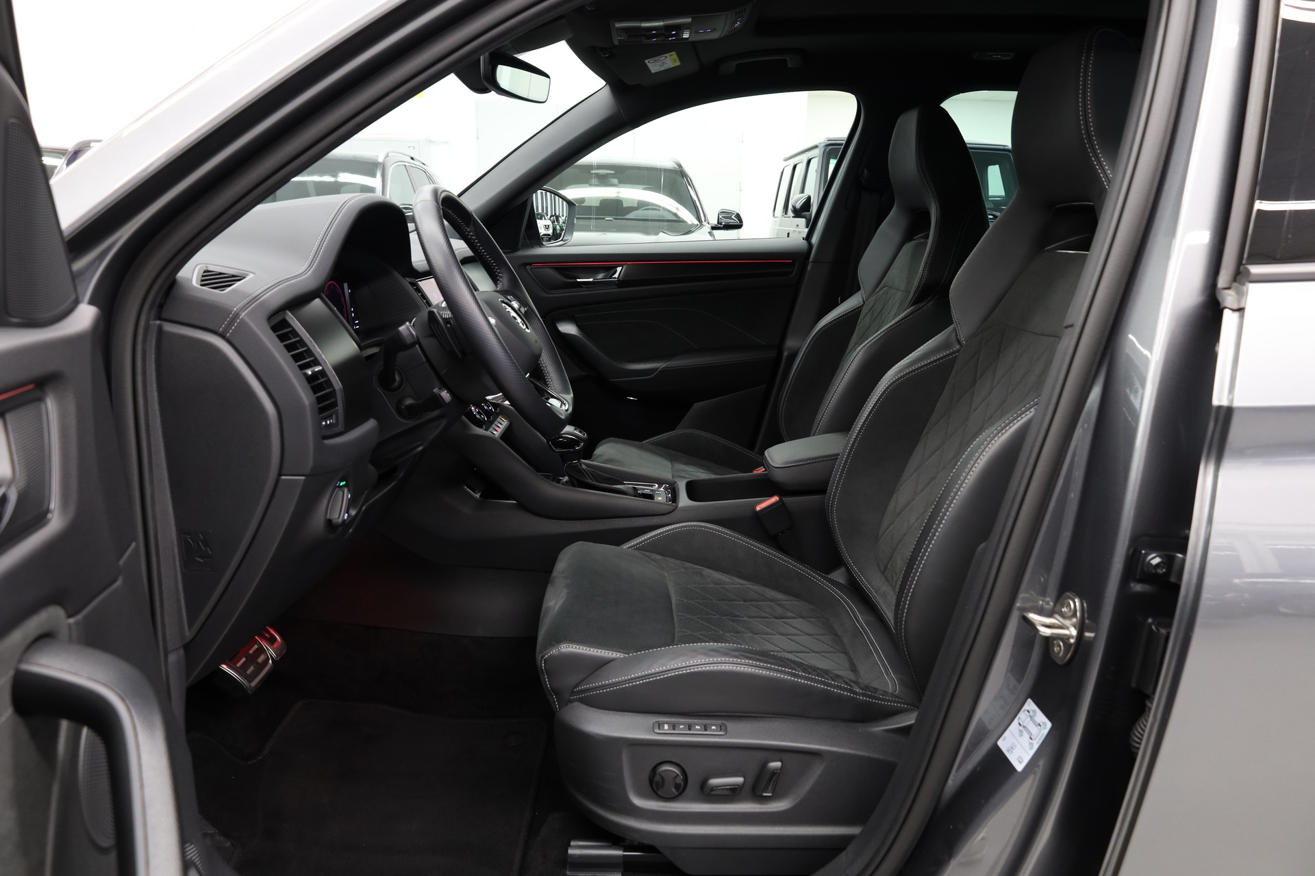 SKODA Kodiaq 2.0 TDI 200 Sportline DSG-image-14