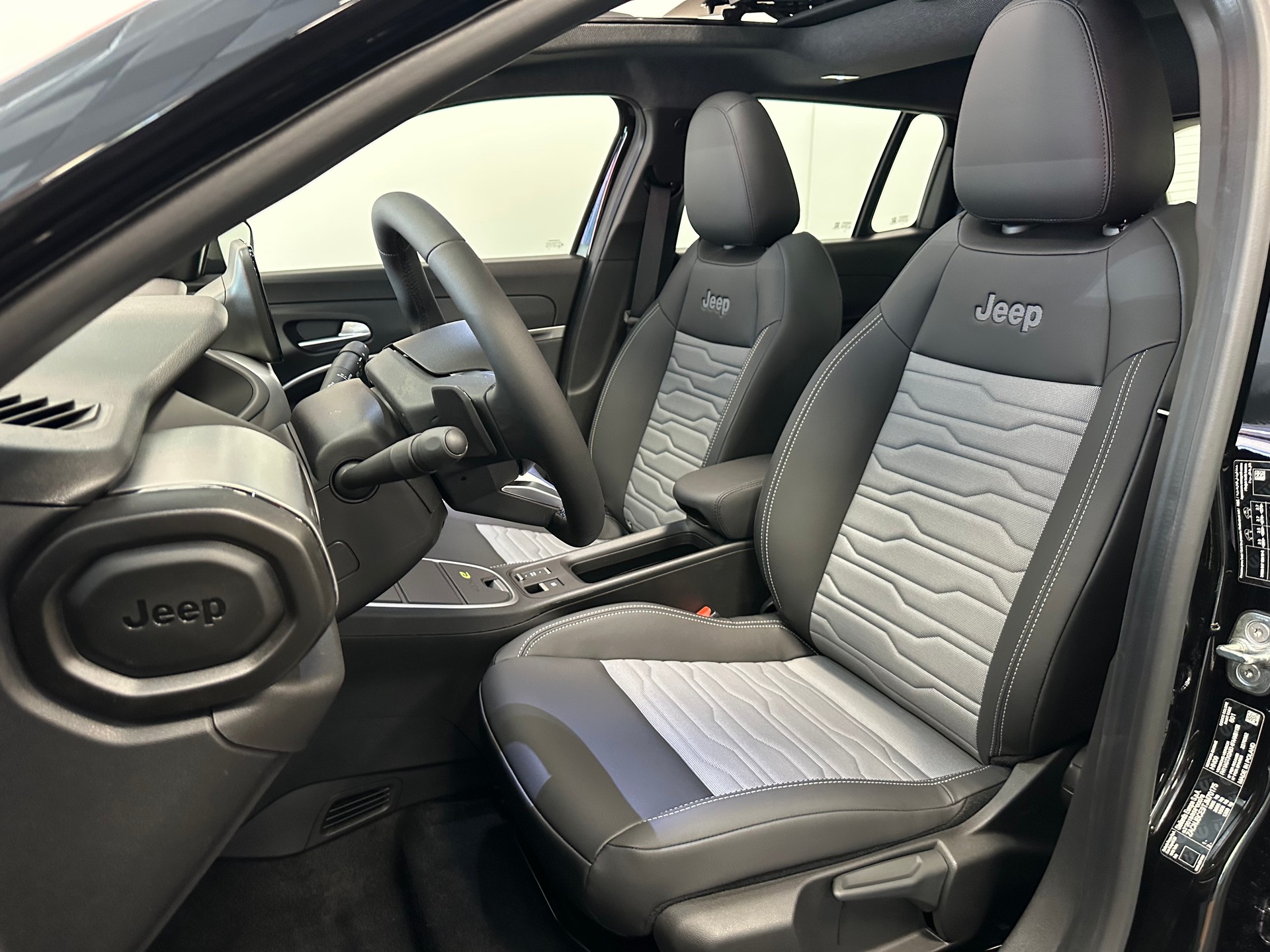 JEEP Avenger 1.2 Turbo MHEV Upland Plus Sky 4xe-image-11