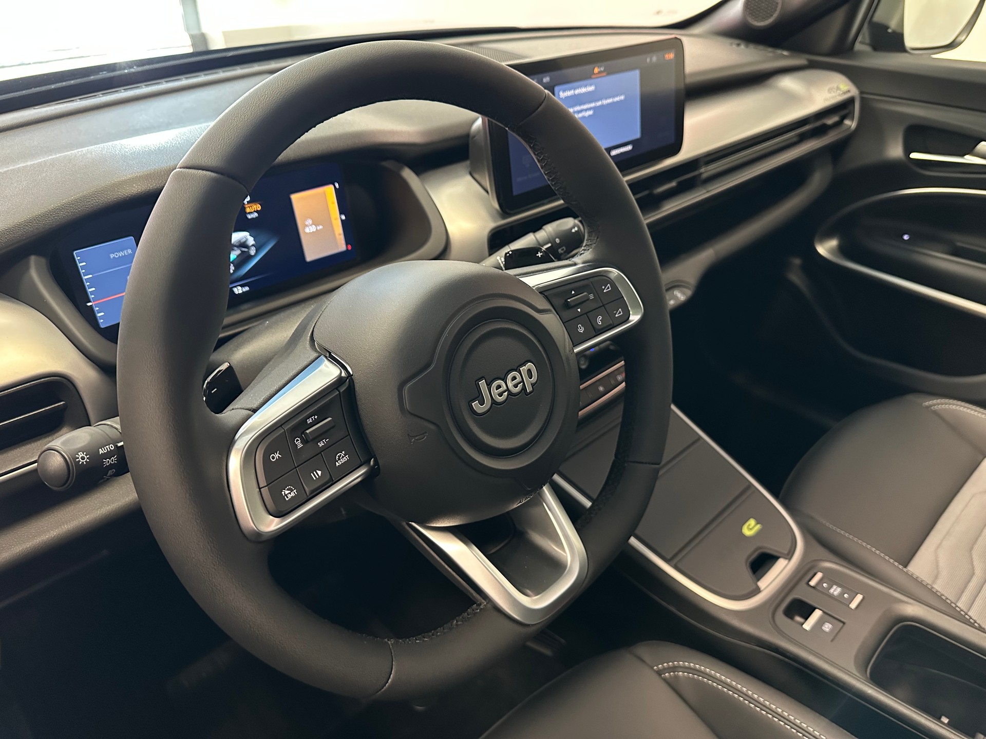 JEEP Avenger 1.2 Turbo MHEV Upland Plus Sky 4xe-image-9