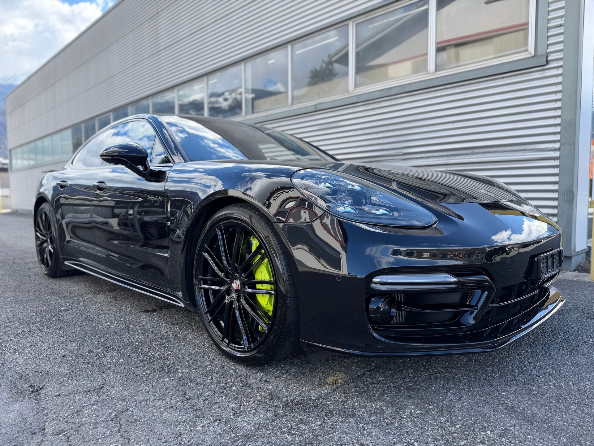 PORSCHE Panamera Turbo S E-Hybrid PDK-image-2