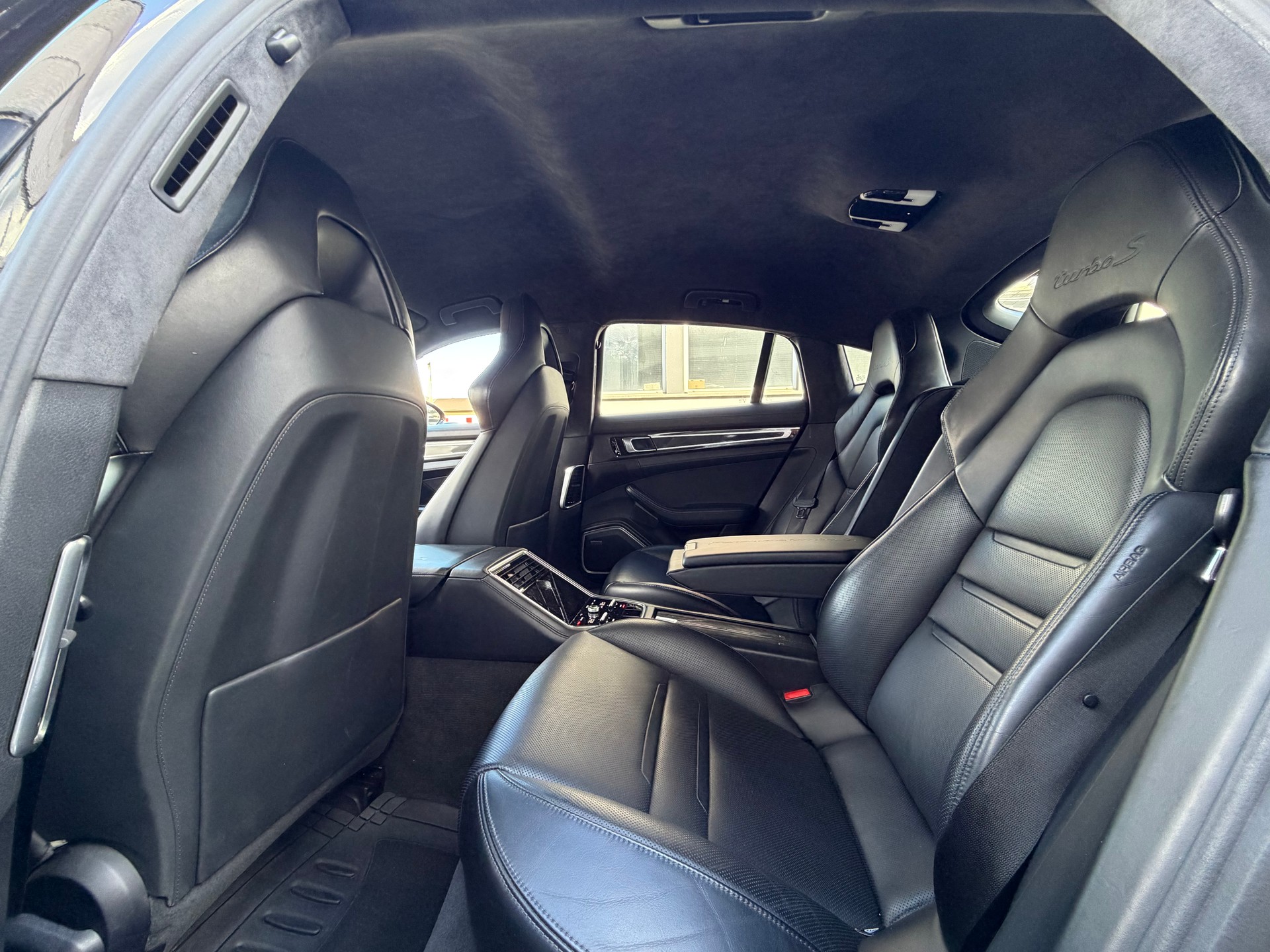 PORSCHE Panamera Turbo S E-Hybrid PDK-image-7