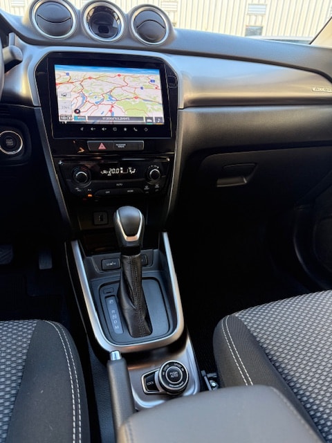 SUZUKI Vitara 1.5 Hybrid Compact + 4x4 AGS-image-11