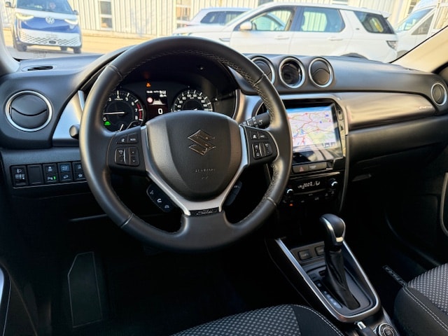 SUZUKI Vitara 1.5 Hybrid Compact + 4x4 AGS-image-12