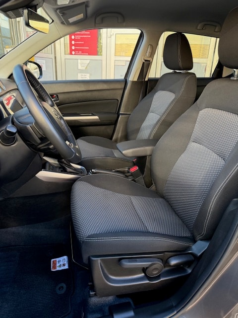SUZUKI Vitara 1.5 Hybrid Compact + 4x4 AGS-image-10