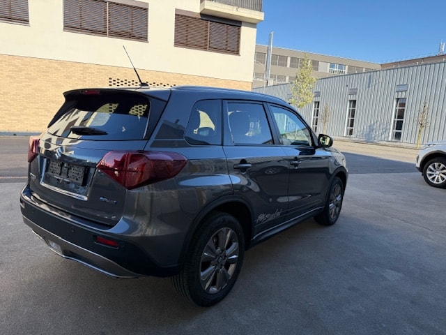 SUZUKI Vitara 1.5 Hybrid Compact + 4x4 AGS-image-4