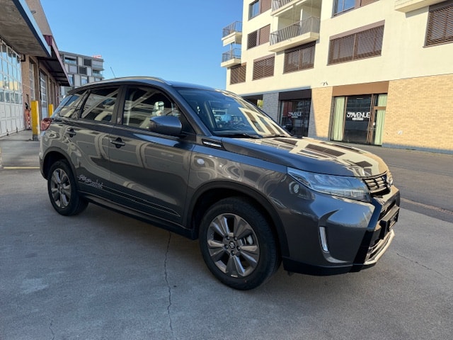 SUZUKI Vitara 1.5 Hybrid Compact + 4x4 AGS-image-6