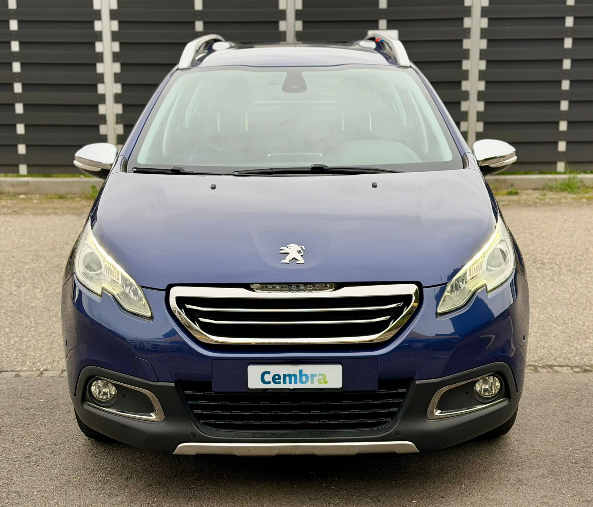 PEUGEOT 2008 1.2 PureTech Allure-image-1