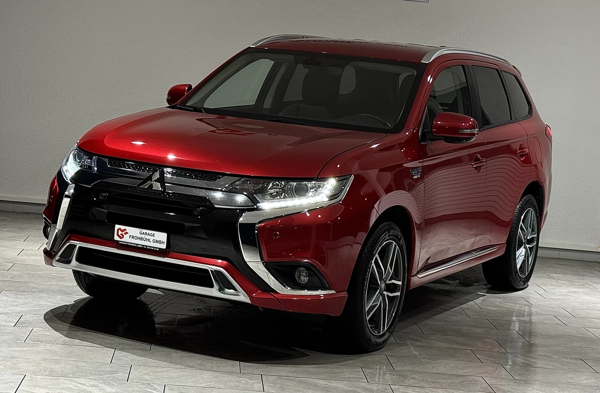 MITSUBISHI Outlander 2.4 PHEV Diamond 4WD Automatic-image-0