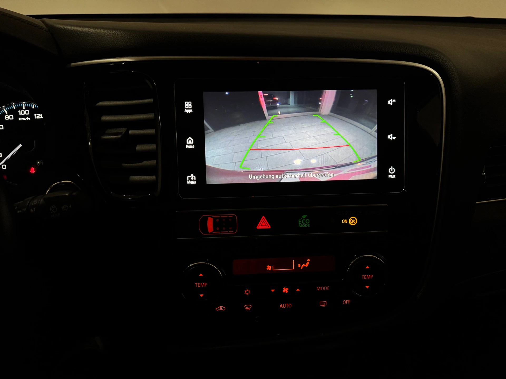 MITSUBISHI Outlander 2.4 PHEV Diamond 4WD Automatic-image-15