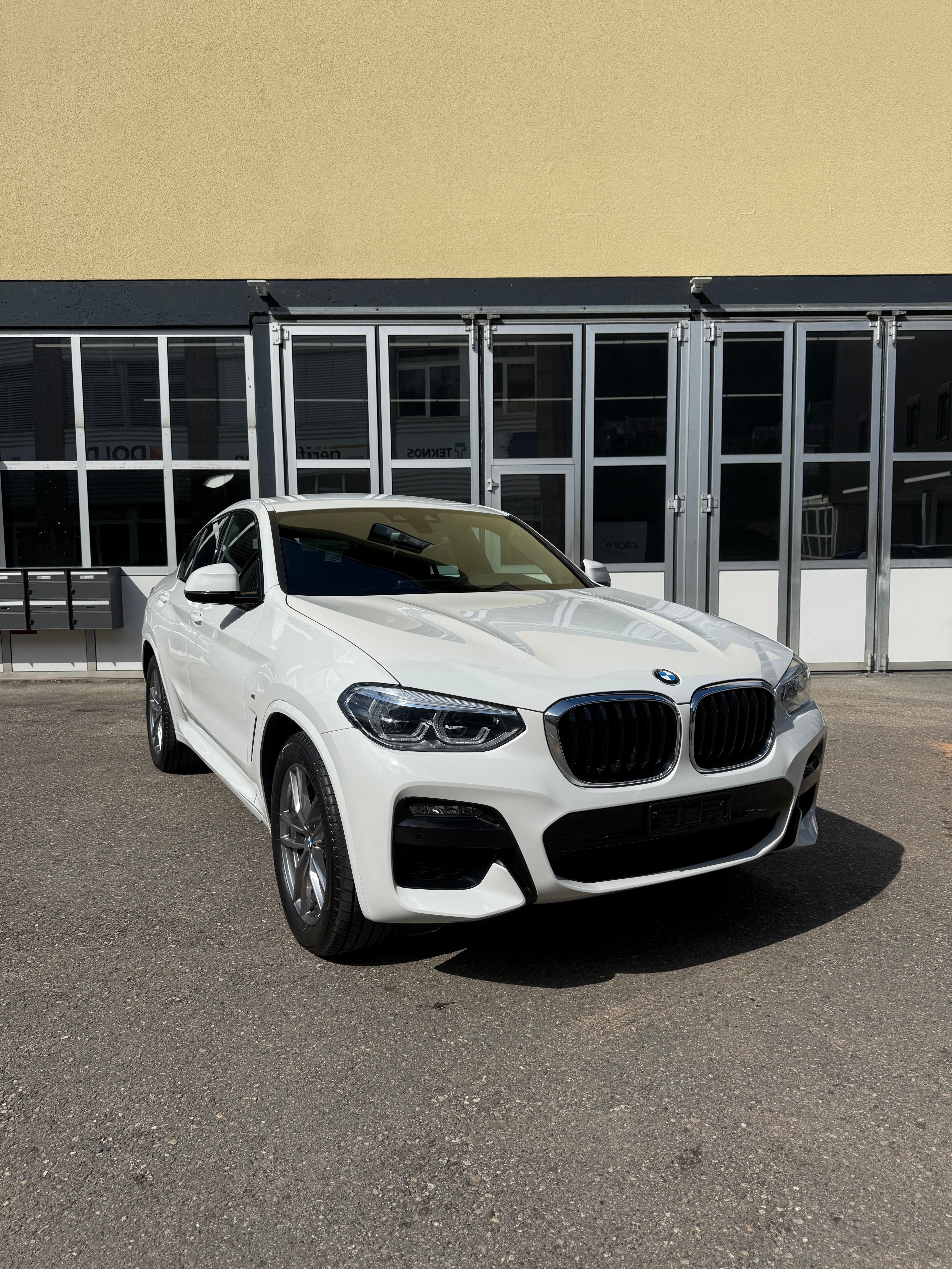 BMW X4 xDrive 48V 20d M Sport X Steptronic — slika 1