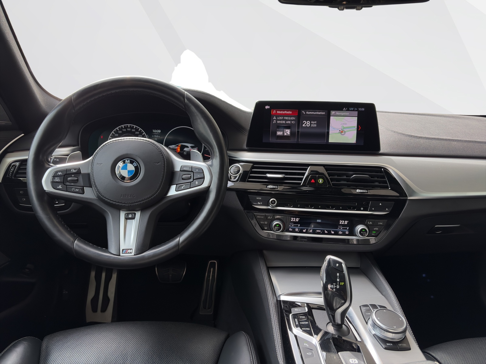 BMW 540i xDrive Touring-image-10