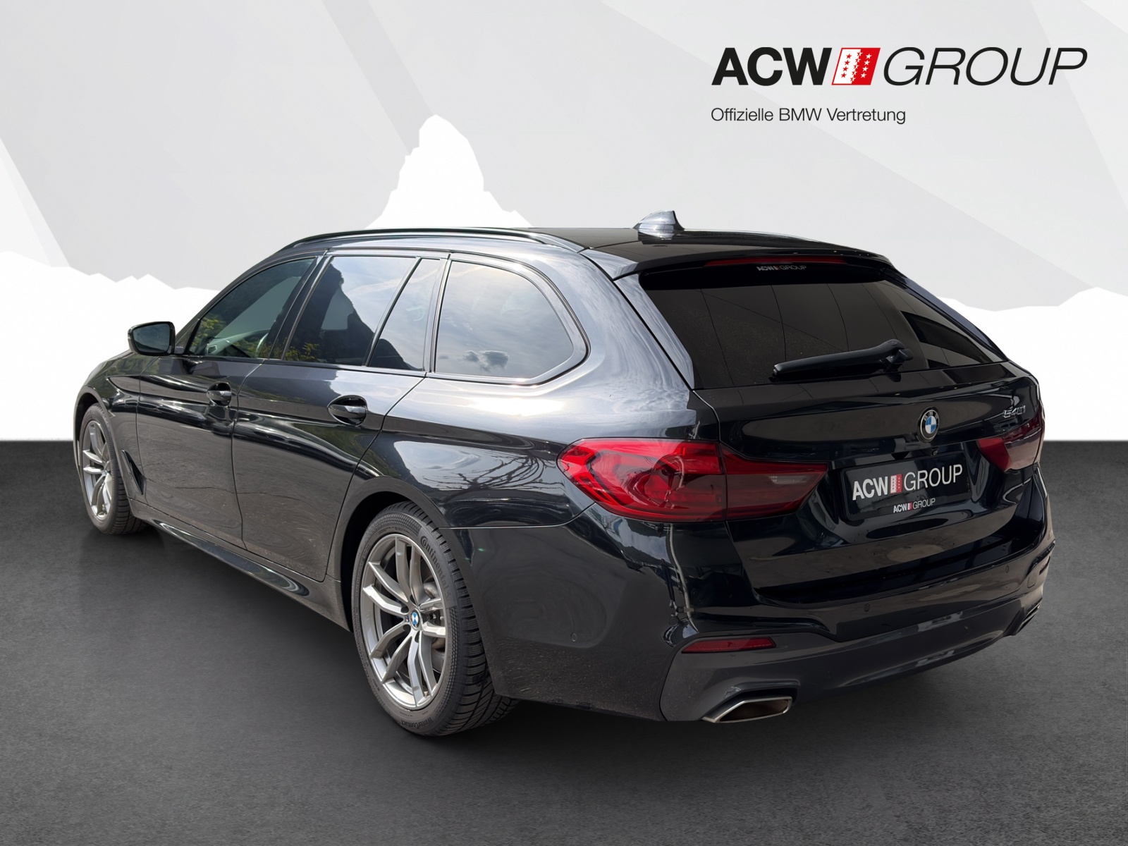 BMW 540i xDrive Touring-image-2