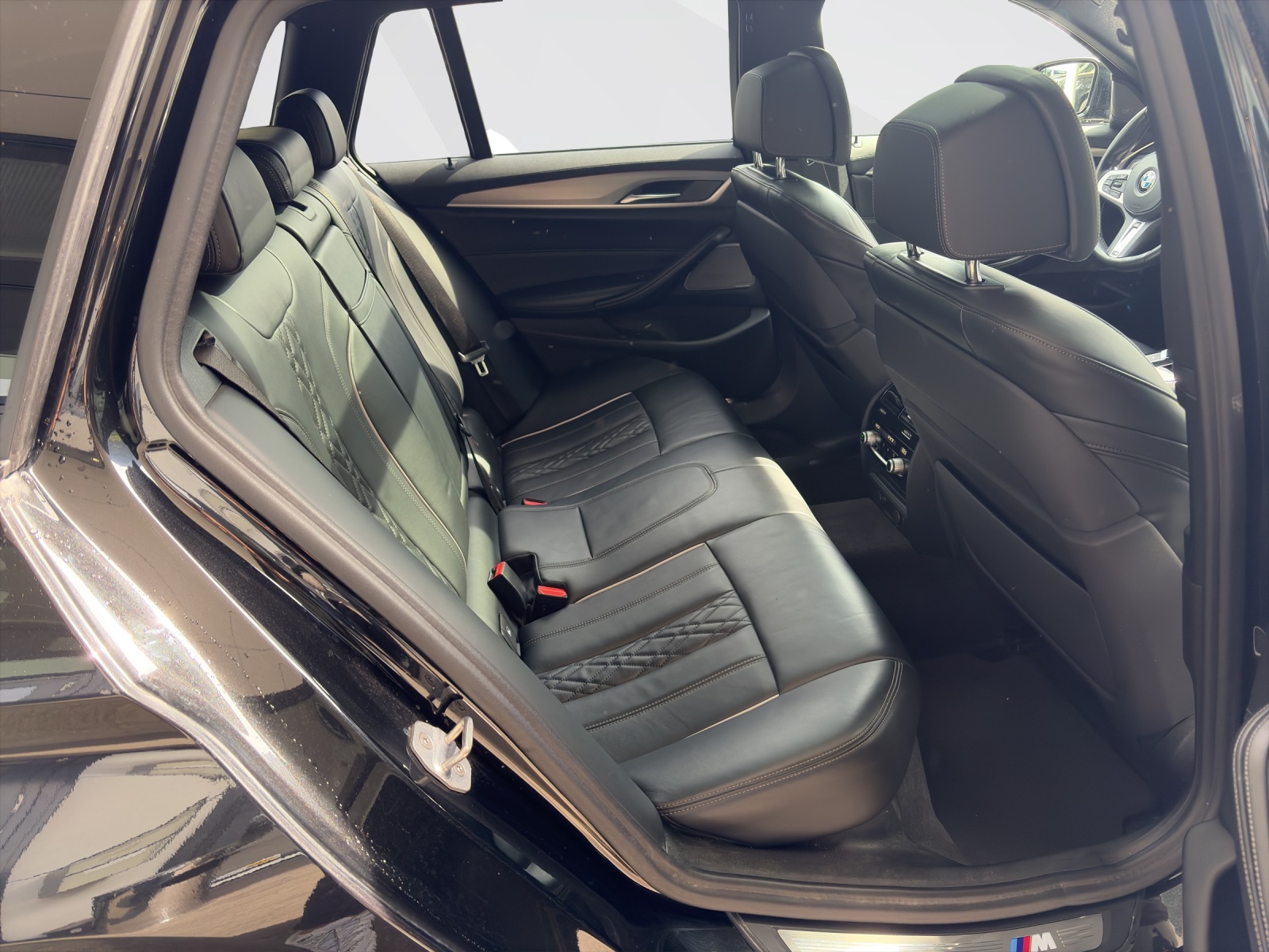 BMW 540i xDrive Touring-image-20