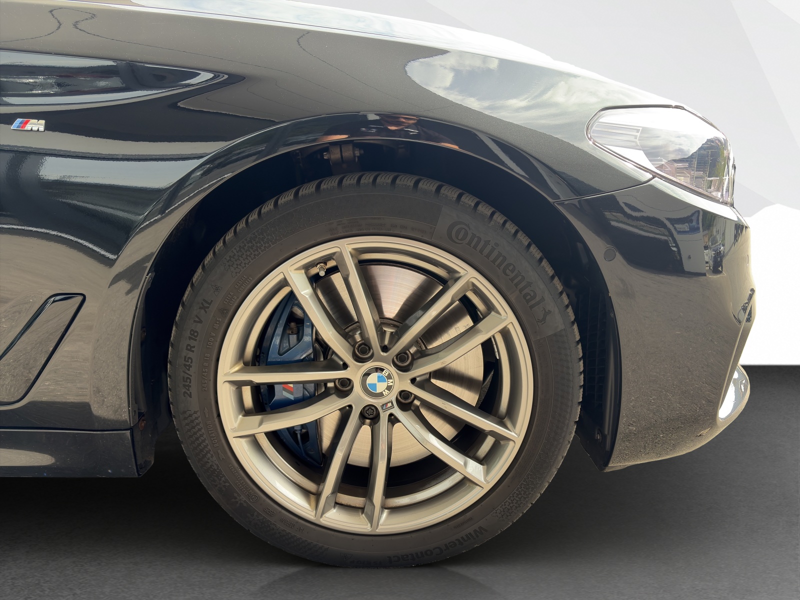 BMW 540i xDrive Touring-image-24