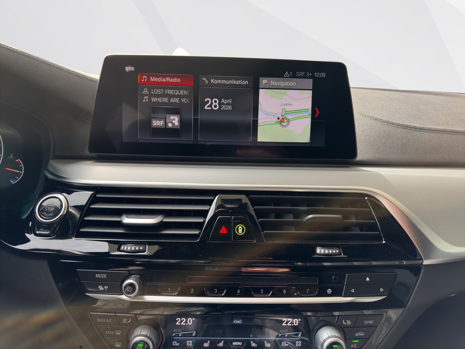 BMW 540i xDrive Touring-image-13