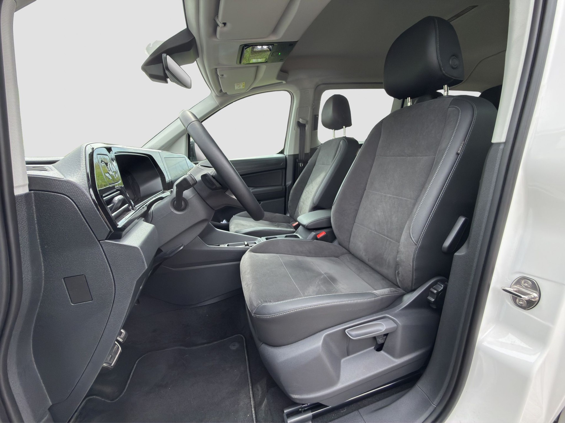 VW Caddy Maxi 1.5 TSI Life DSG-image-11