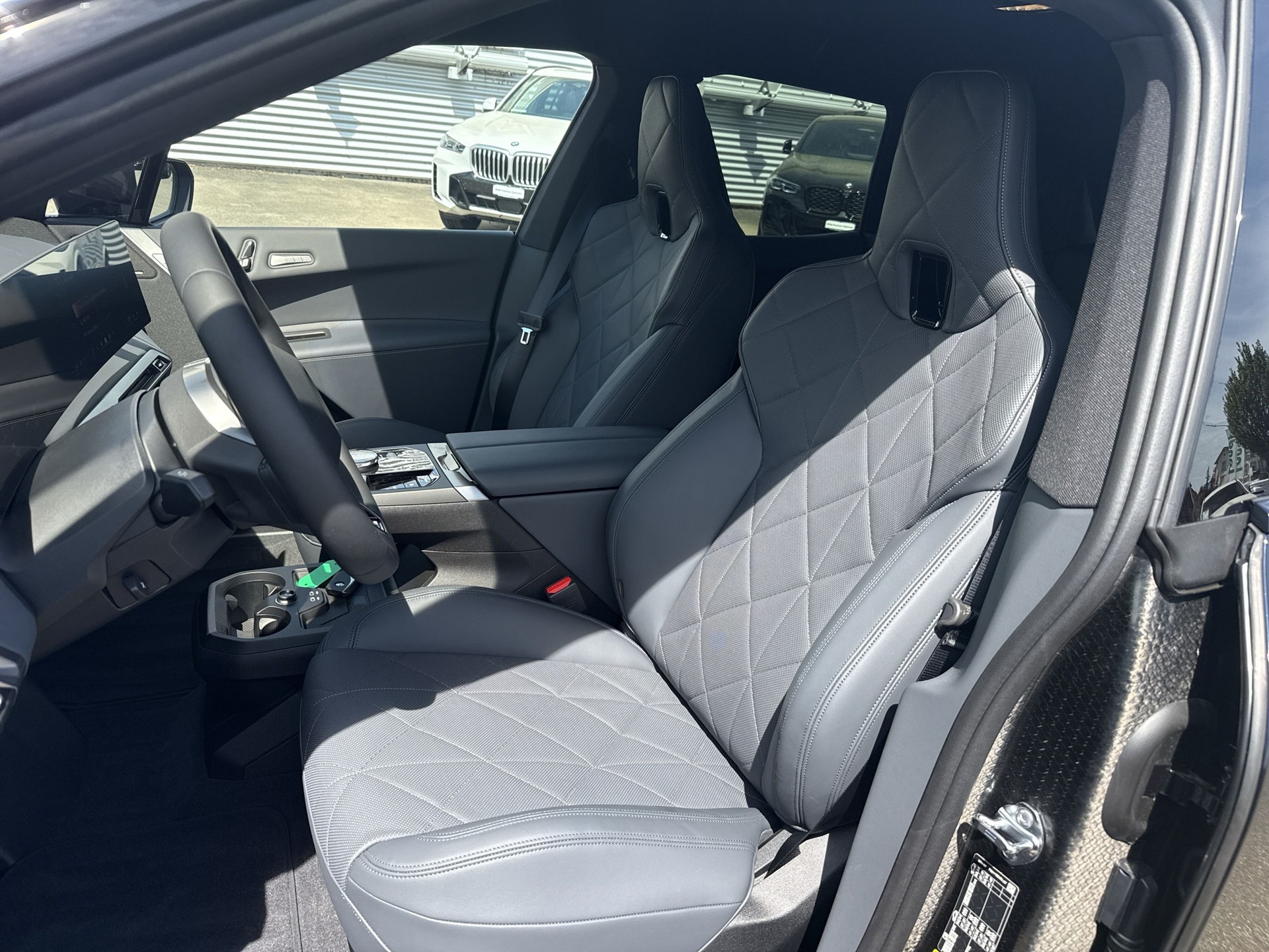 BMW iX xDrive45 M Sport-image-10