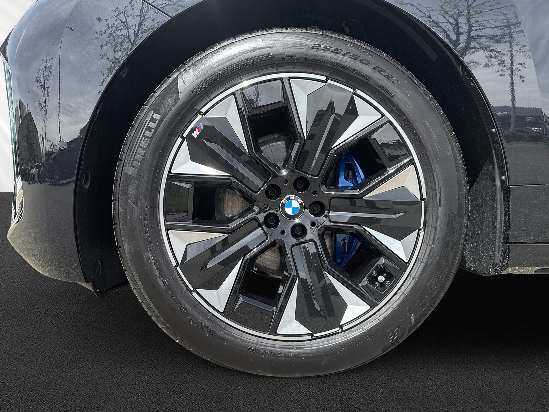 BMW iX xDrive45 M Sport-image-9