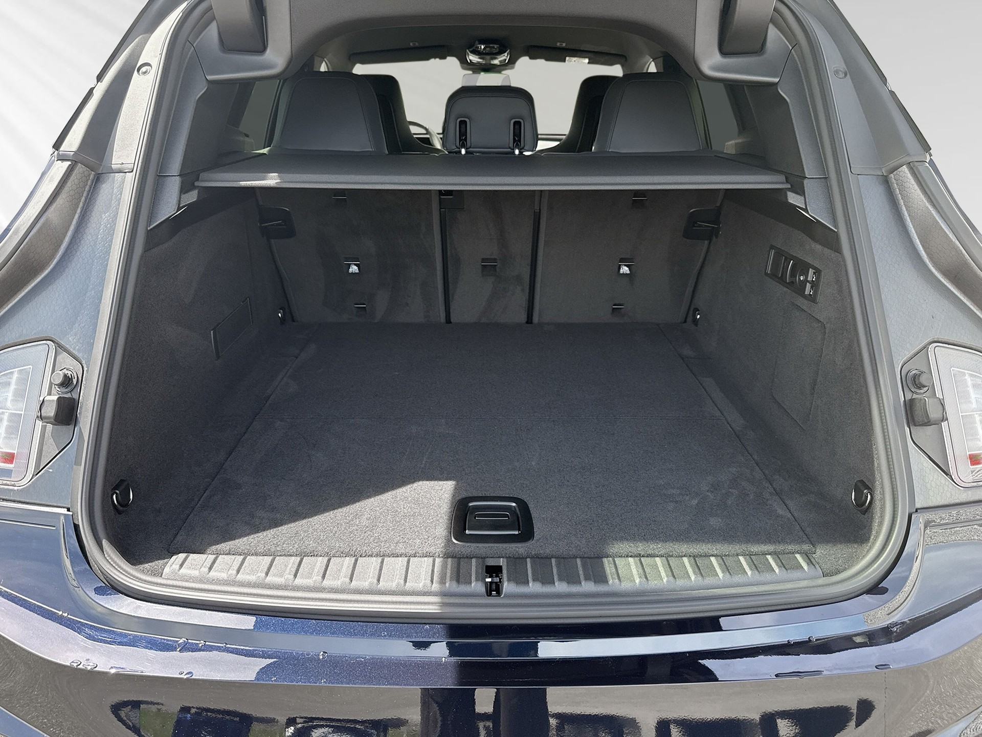 BMW iX xDrive45 M Sport-image-8