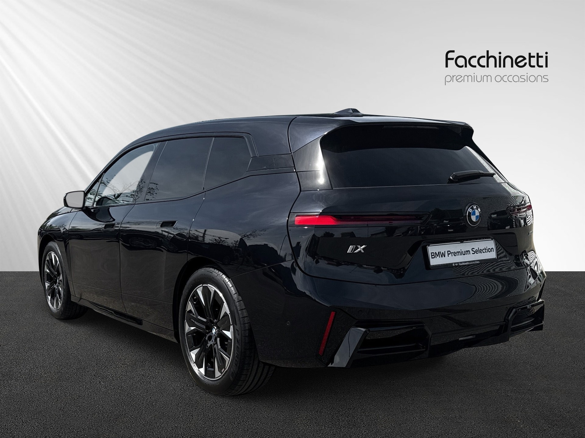 BMW iX xDrive45 M Sport-image-3