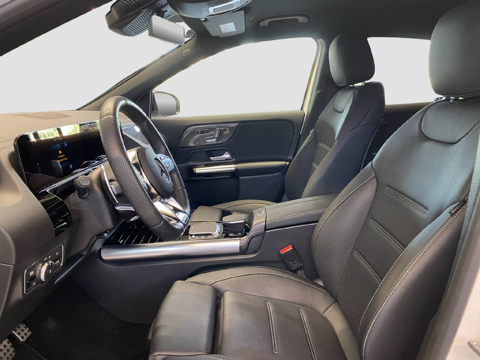 MERCEDES-BENZ GLA 35 AMG 4MATIC-image-7