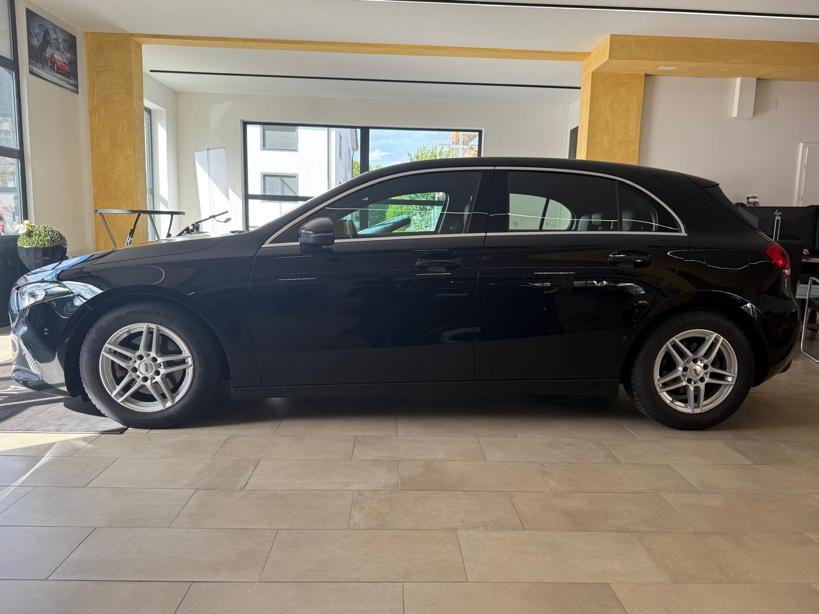 MERCEDES-BENZ A 200 Progressive 7G-DCT-image-7