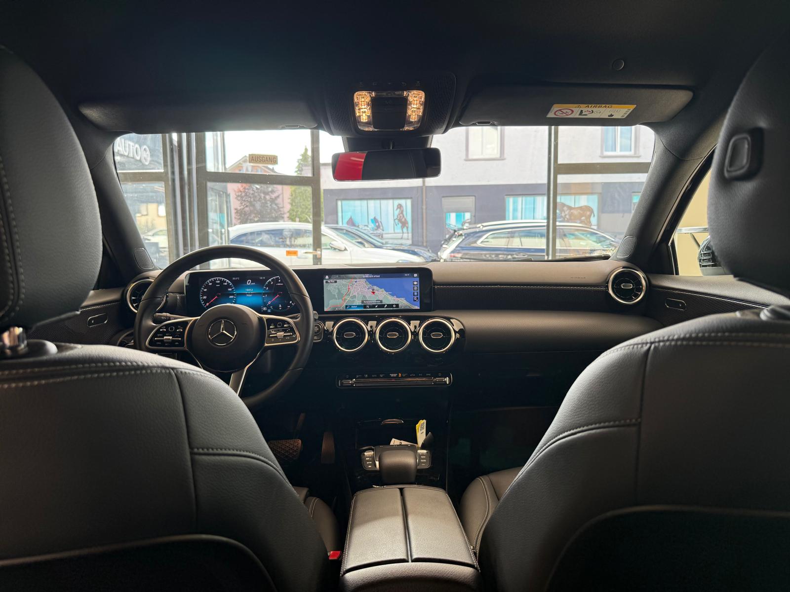 MERCEDES-BENZ A 200 Progressive 7G-DCT-image-18