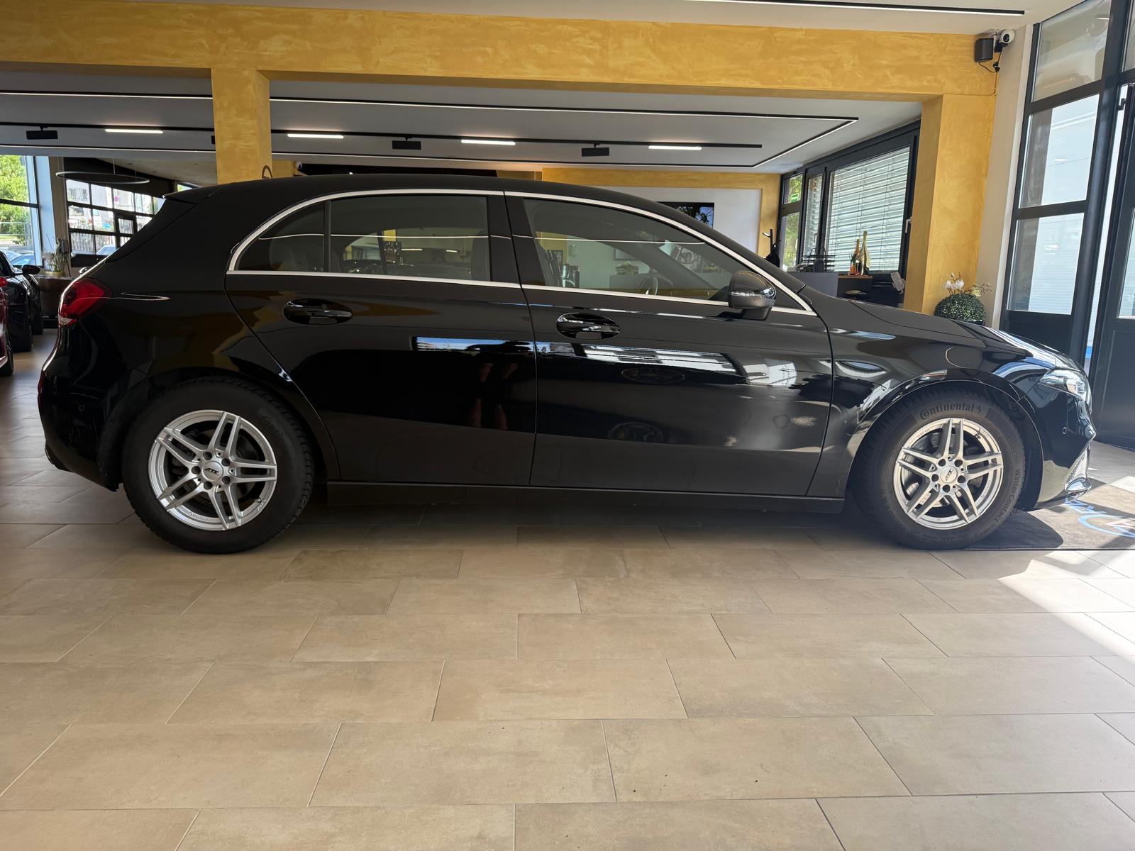 MERCEDES-BENZ A 200 Progressive 7G-DCT-image-2