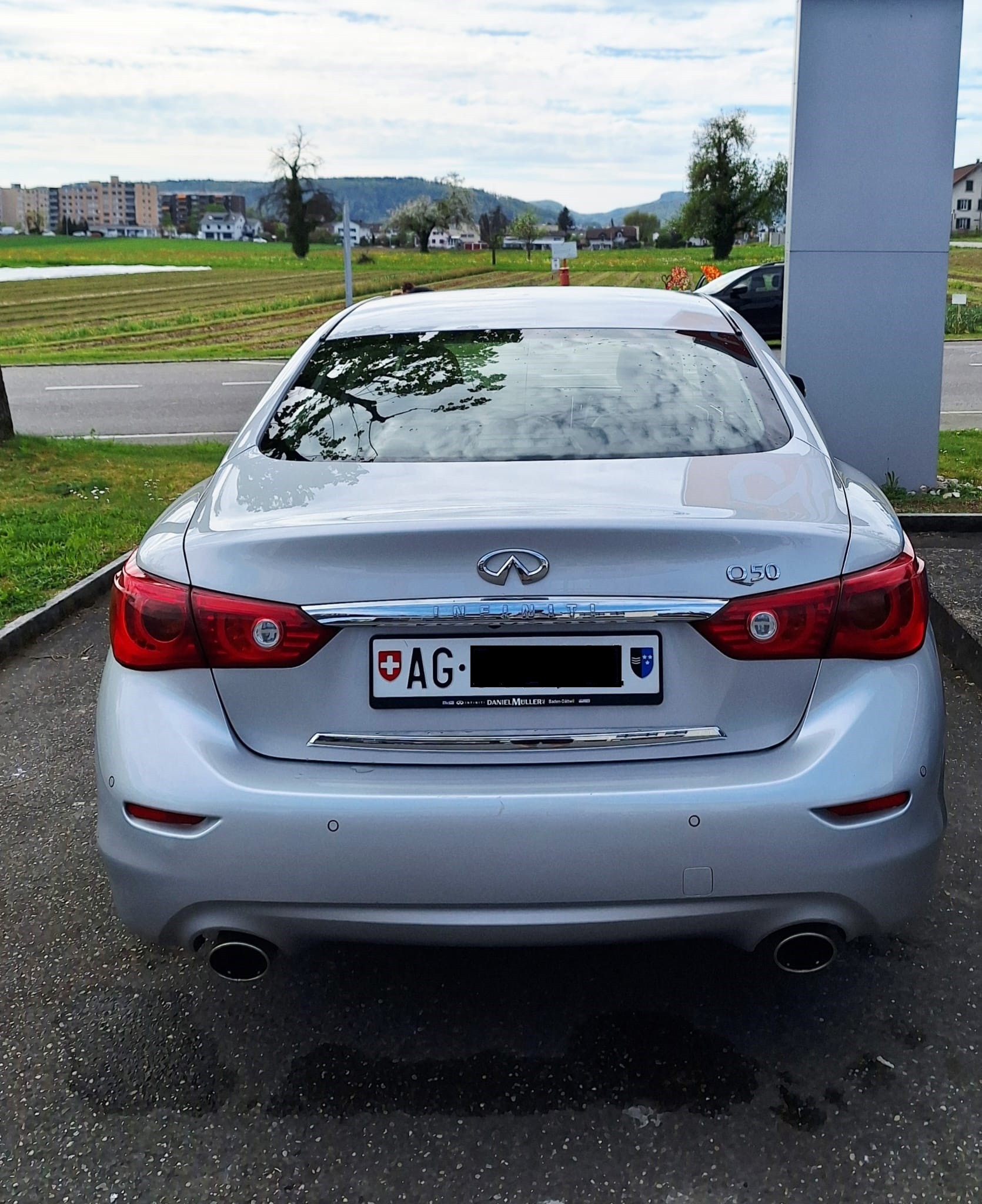 INFINITI Q50 2.2d Premium Automatic-image-2