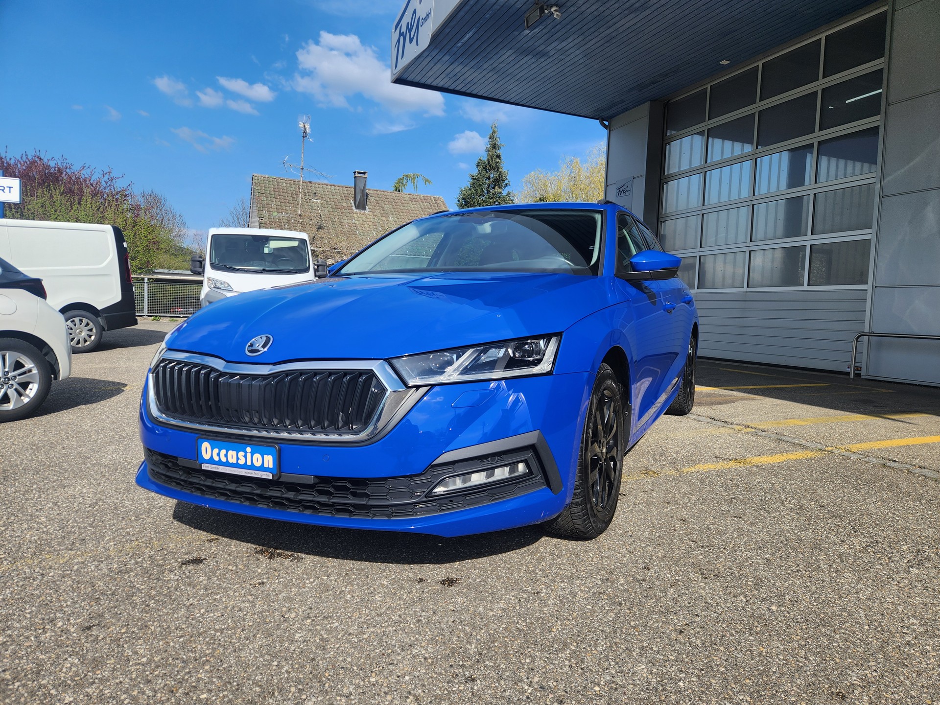 SKODA Octavia Combi 2.0 TDI DSG Ambition-image-1