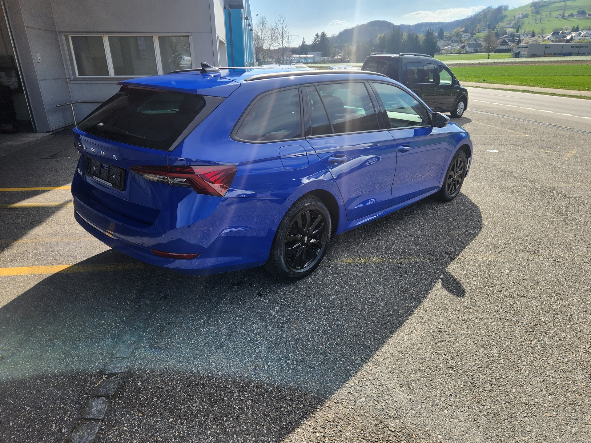 SKODA Octavia Combi 2.0 TDI DSG Ambition-image-3