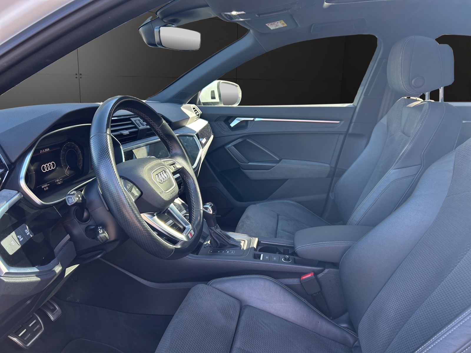 AUDI Q3 Sportback 45 TFSI e S-tronic-image-8