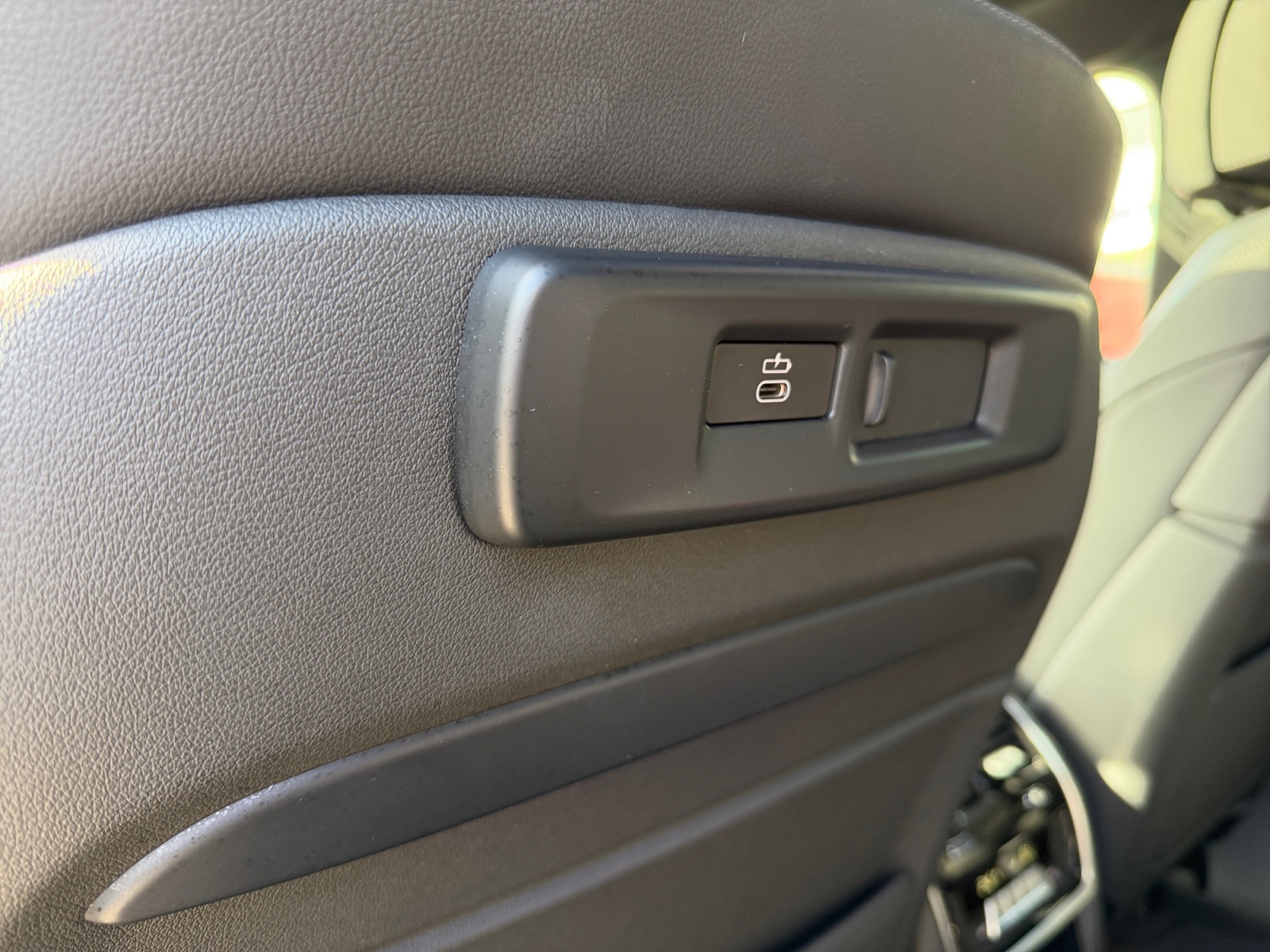 BMW X6 xDrive 48V 40d Steptronic M Sport-image-22