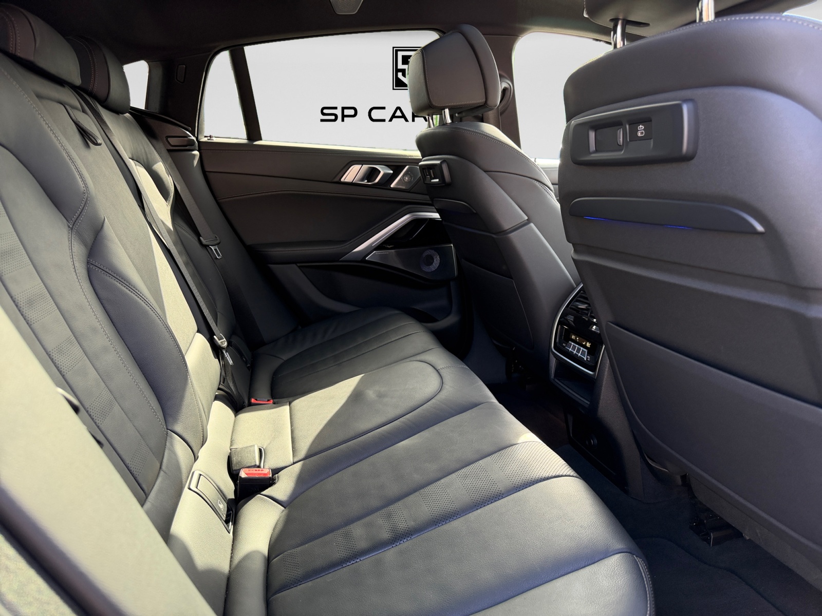BMW X6 xDrive 48V 40d Steptronic M Sport-image-17