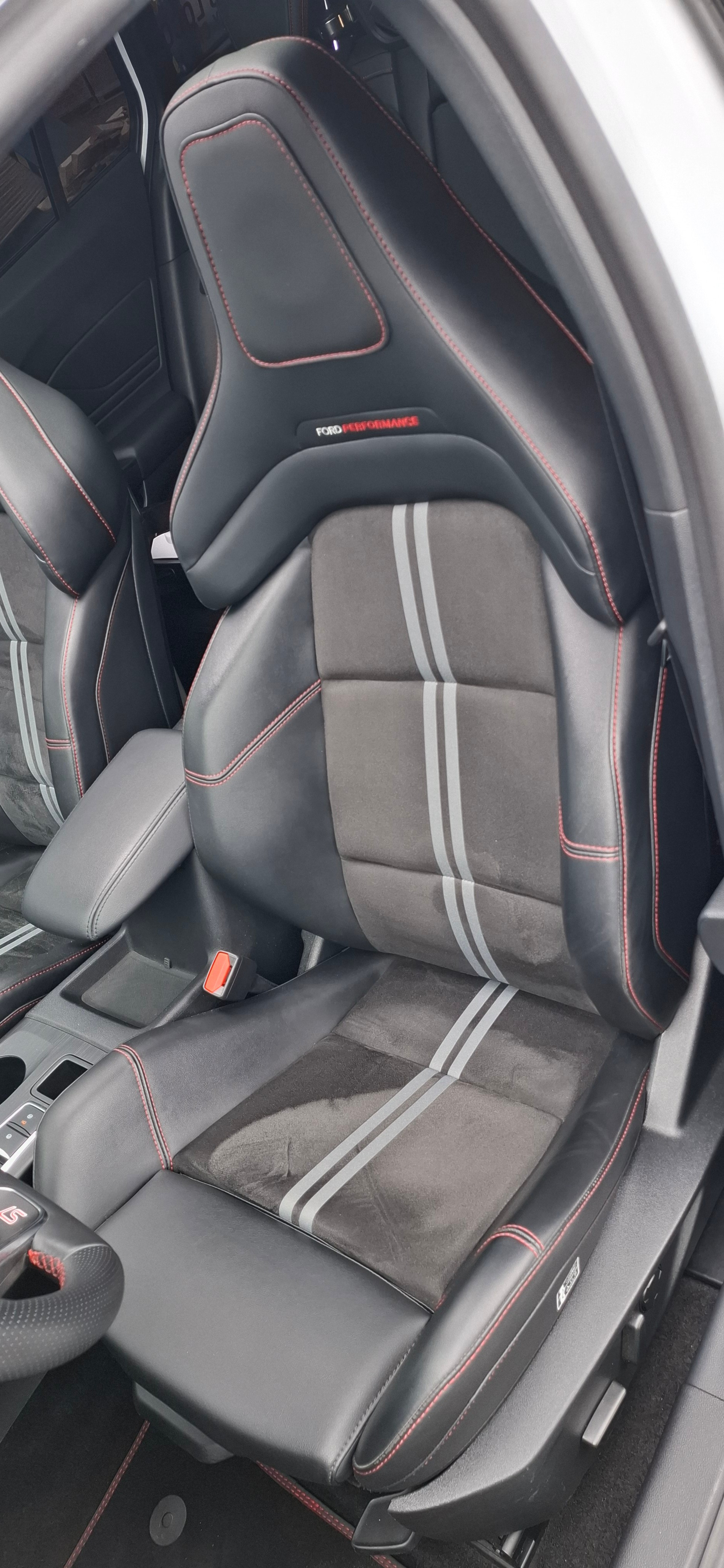 FORD Focus 2.3 EcoB ST X Automatic-image-11