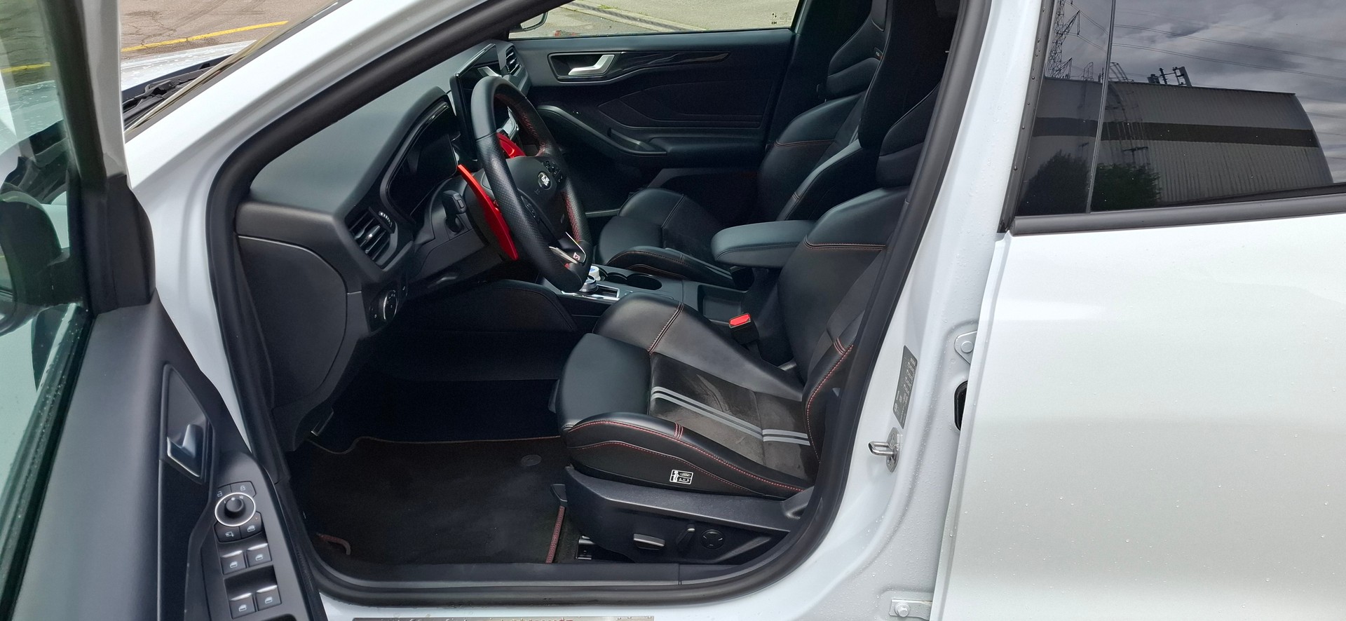 FORD Focus 2.3 EcoB ST X Automatic-image-10