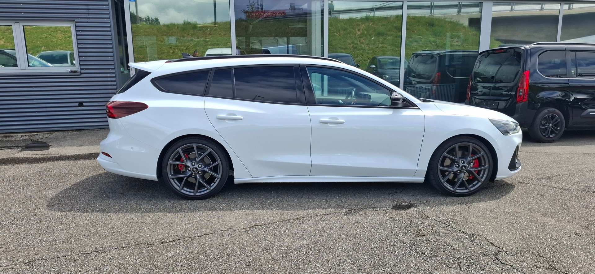 FORD Focus 2.3 EcoB ST X Automatic-image-1