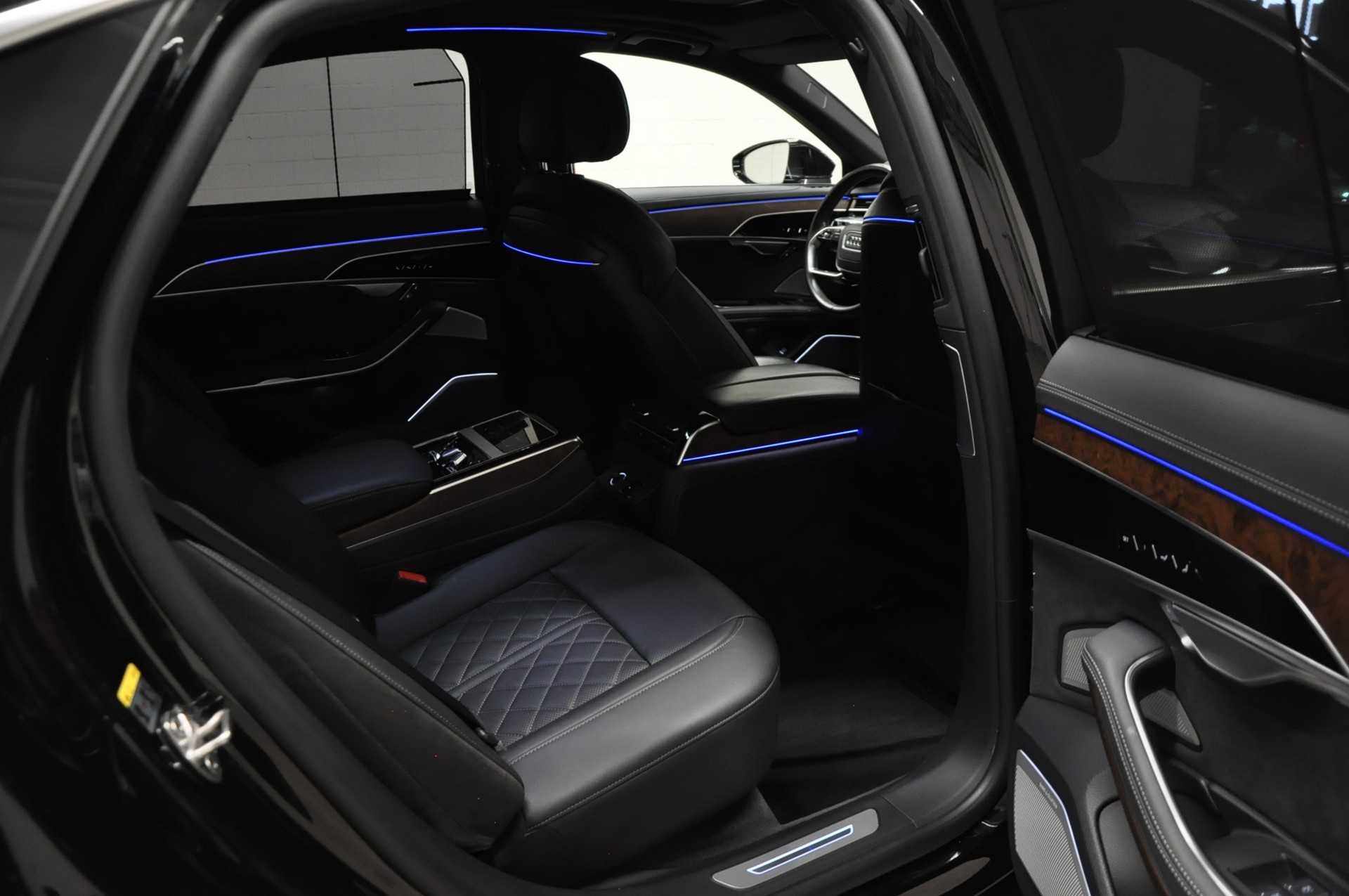 AUDI A8 50 TDI Long quattro tiptronic-image-16