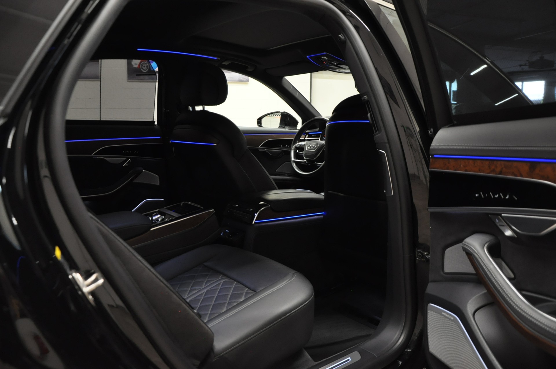 AUDI A8 50 TDI Long quattro tiptronic-image-17