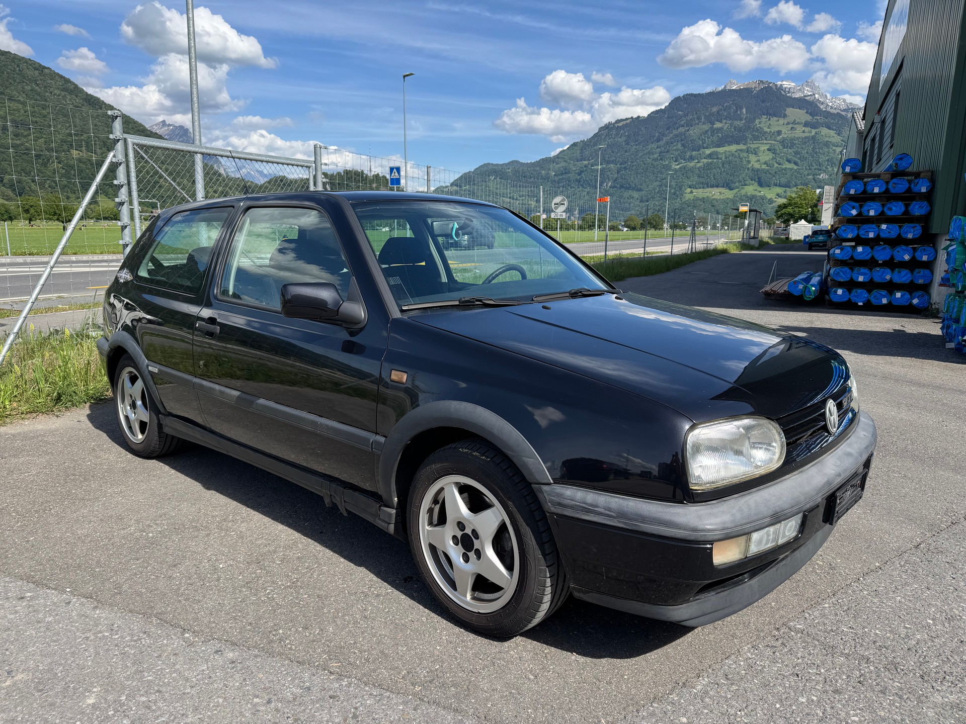VW Golf 2000 GTI Edition-image-2
