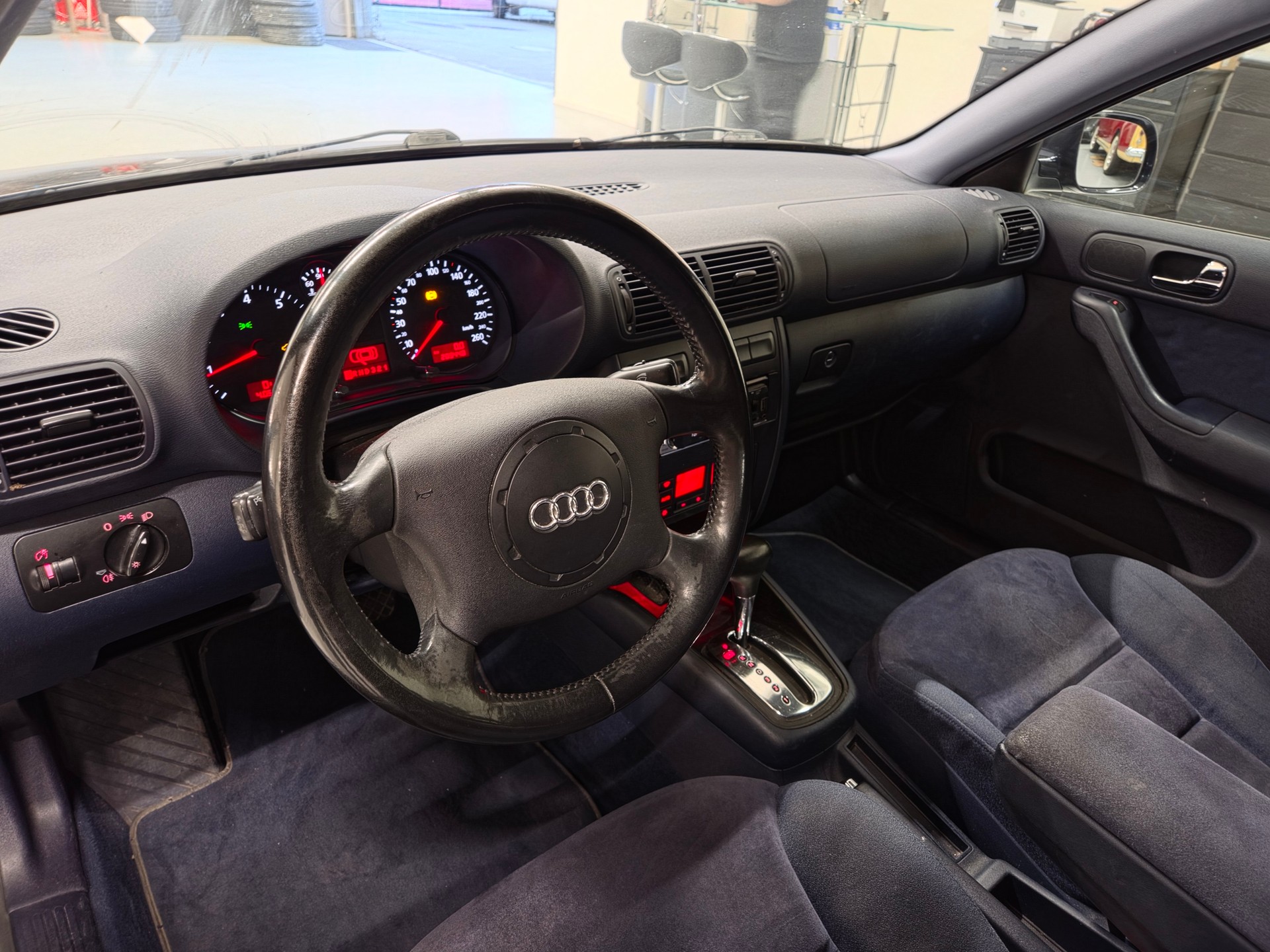 AUDI A3 1.8 T Automat-image-8