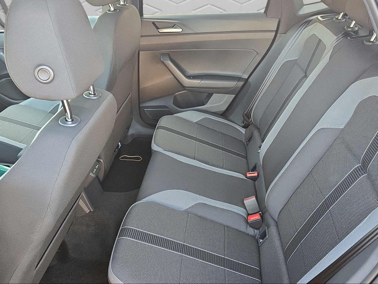 VW VW Polo 50 ans-image-12