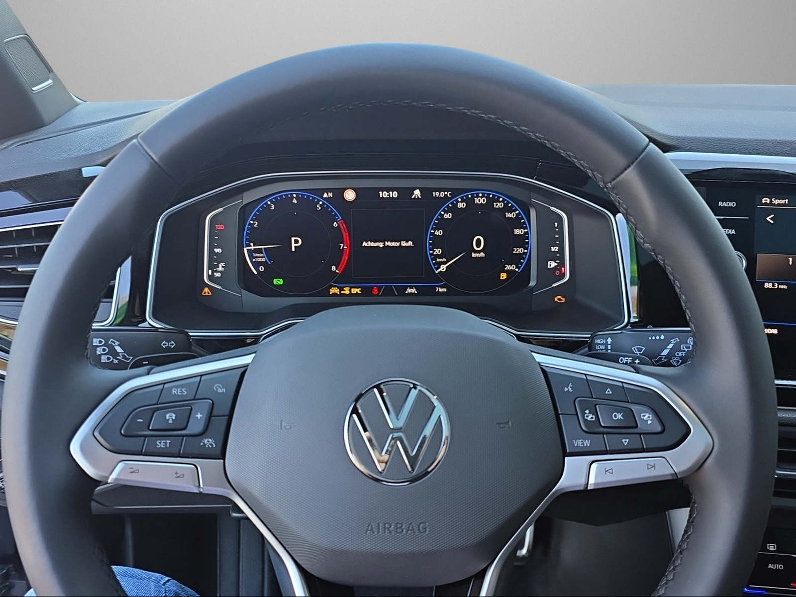 VW VW Polo 50 ans-image-8