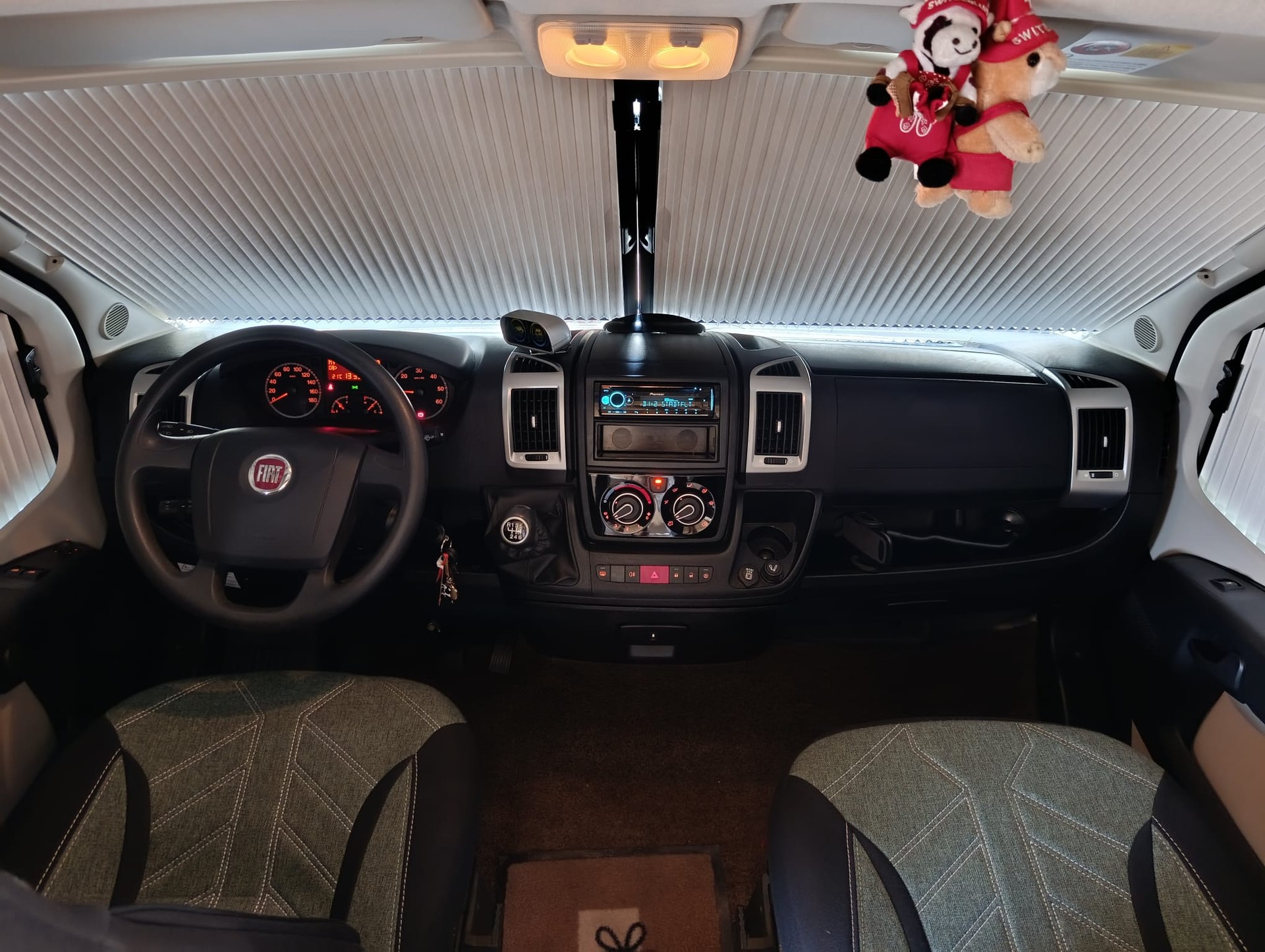 CHALLENGER Magaeo 398 ***Sie haben den Luxus einer echten Dreizimmerwohnung auf Rädern***Schaltgetriebe 150PS *Dieselheizung *-image-12