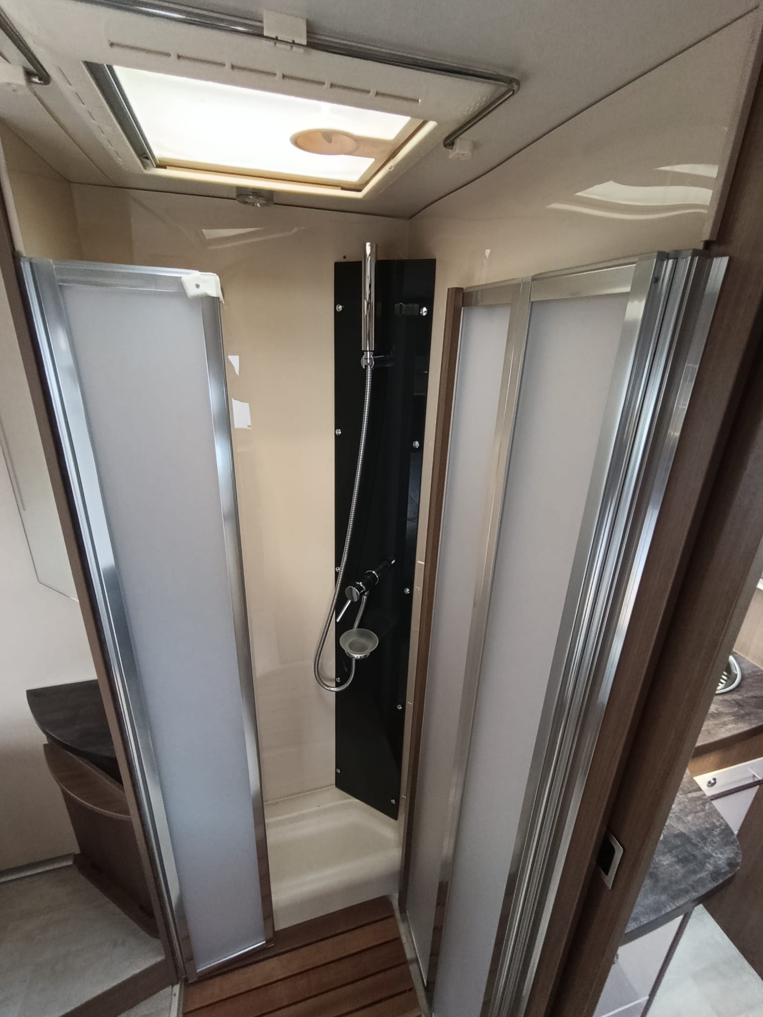 CHALLENGER Magaeo 398 ***Sie haben den Luxus einer echten Dreizimmerwohnung auf Rädern***Schaltgetriebe 150PS *Dieselheizung *-image-20