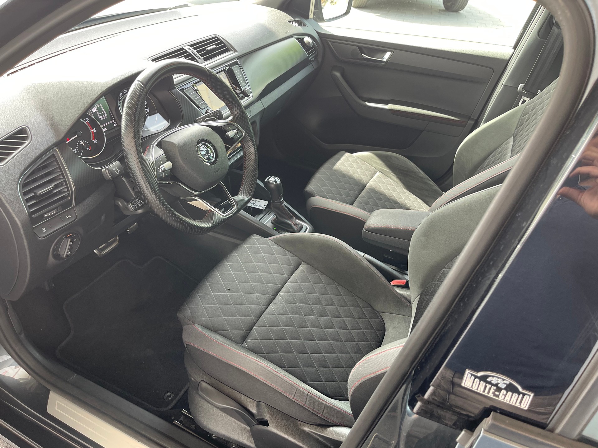 SKODA Fabia 1.0 TSI Monte Carlo DSG-image-12